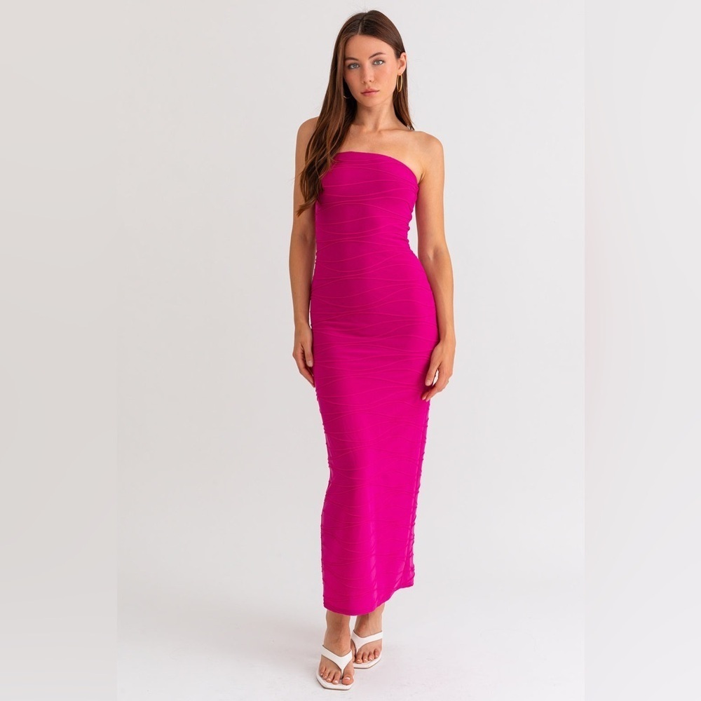 Le Lis Cora Dress Vibrant Pink Strapless Dress - Picture 3 of 8